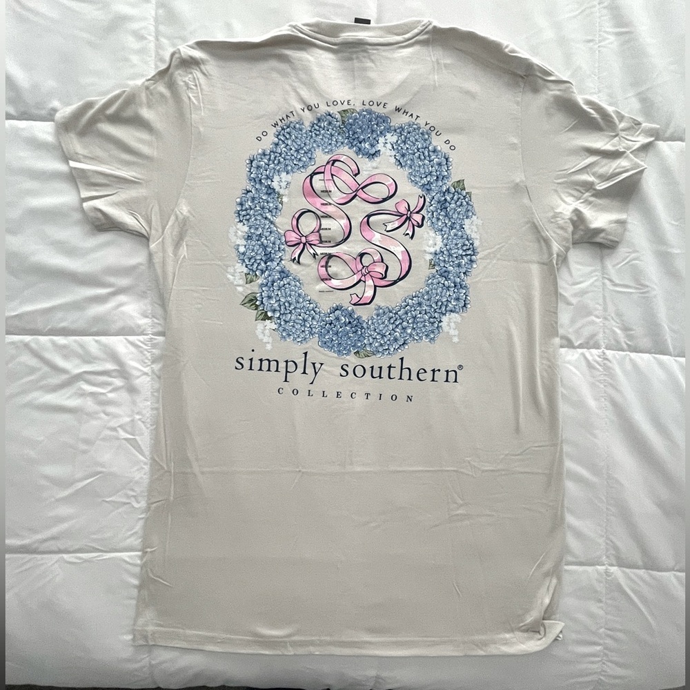 Simply Southern “Do What You Love, Love What You Do” Hydrangea flowers. Size M